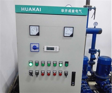 安裝，調(diào)試中的換熱機(jī)組電器柜
